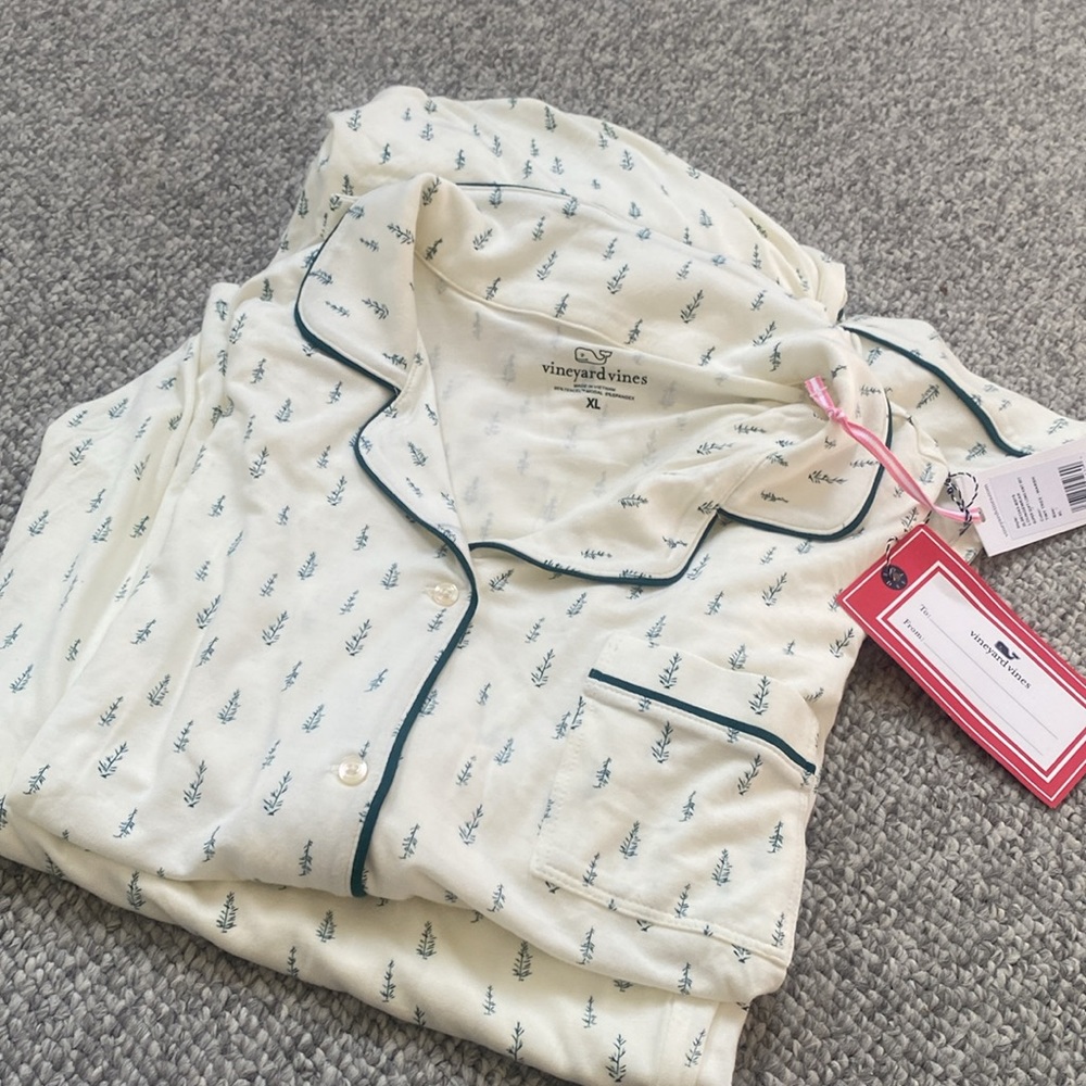 Vineyard Vines Tiny Trees Pajama set XL